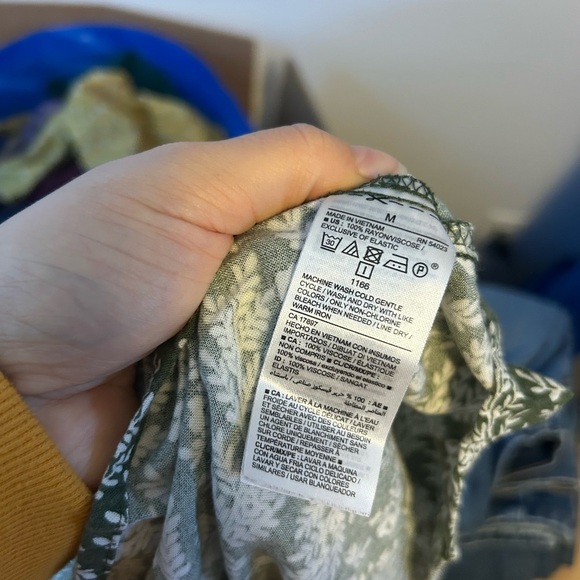 Old Navy Green Floral Smocked Shoulder Peasant Blouse - Picture 4 of 6